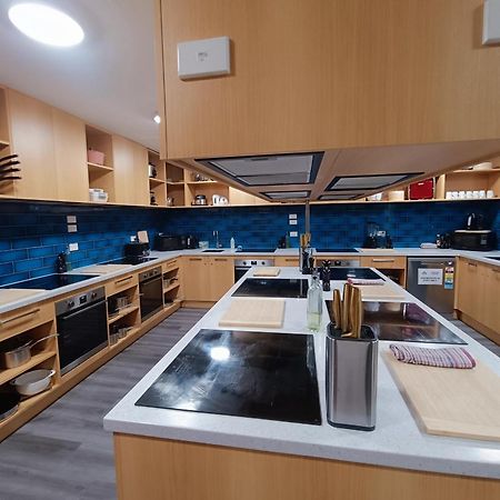 Urbanz Hostel Christchurch Luaran gambar The kitchen at the International Centre for Culinary Arts