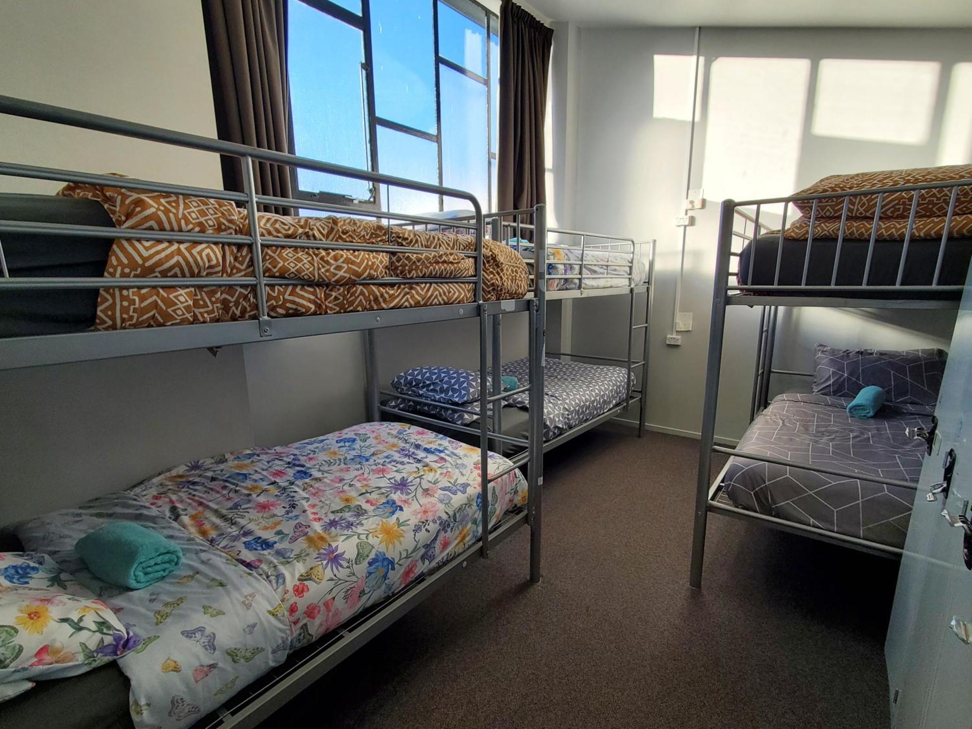 Urbanz Hostel Christchurch Luaran gambar A room at the hostel
