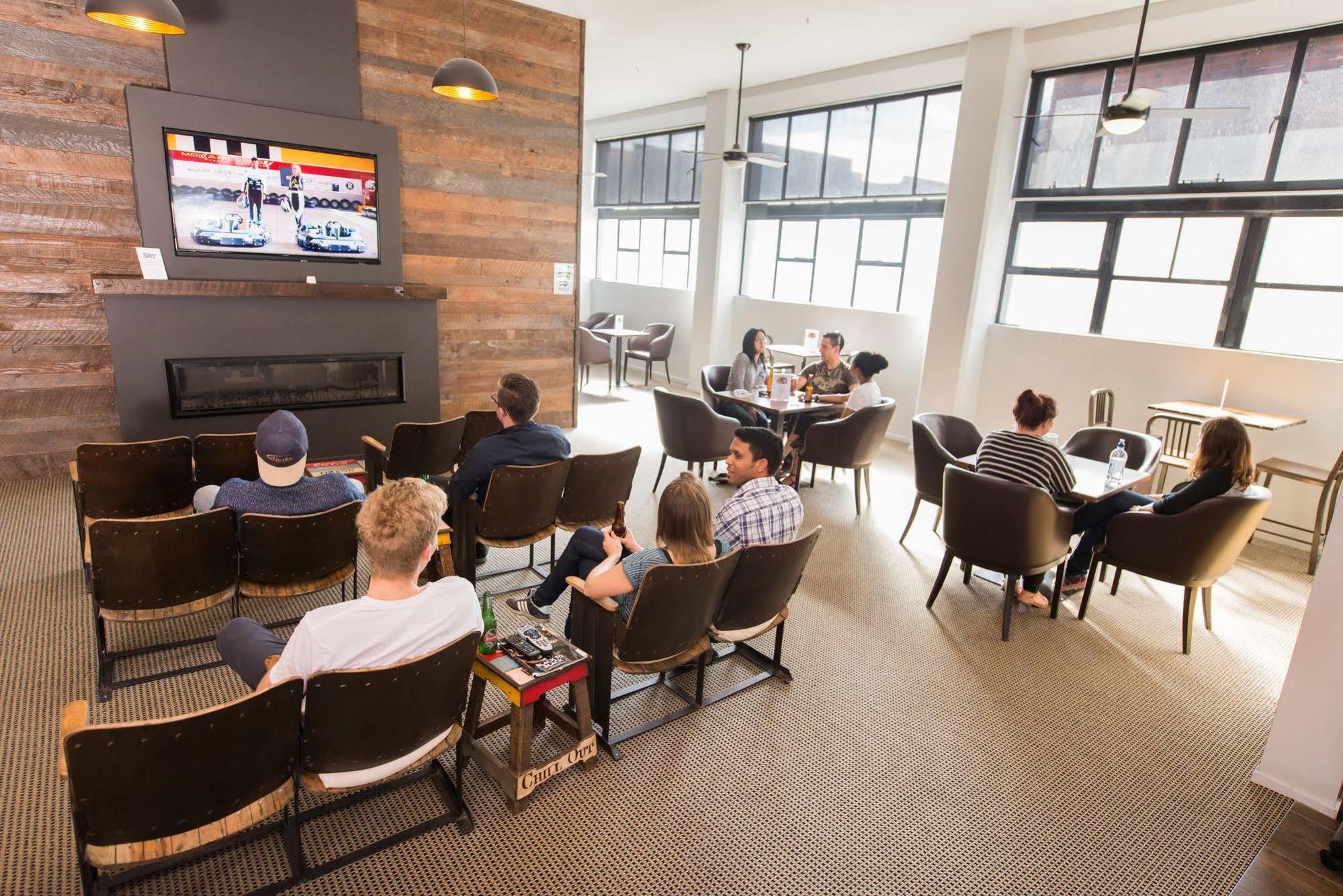 Urbanz Hostel Christchurch Luaran gambar The lounge at the 2016 NHL All-Star Classic