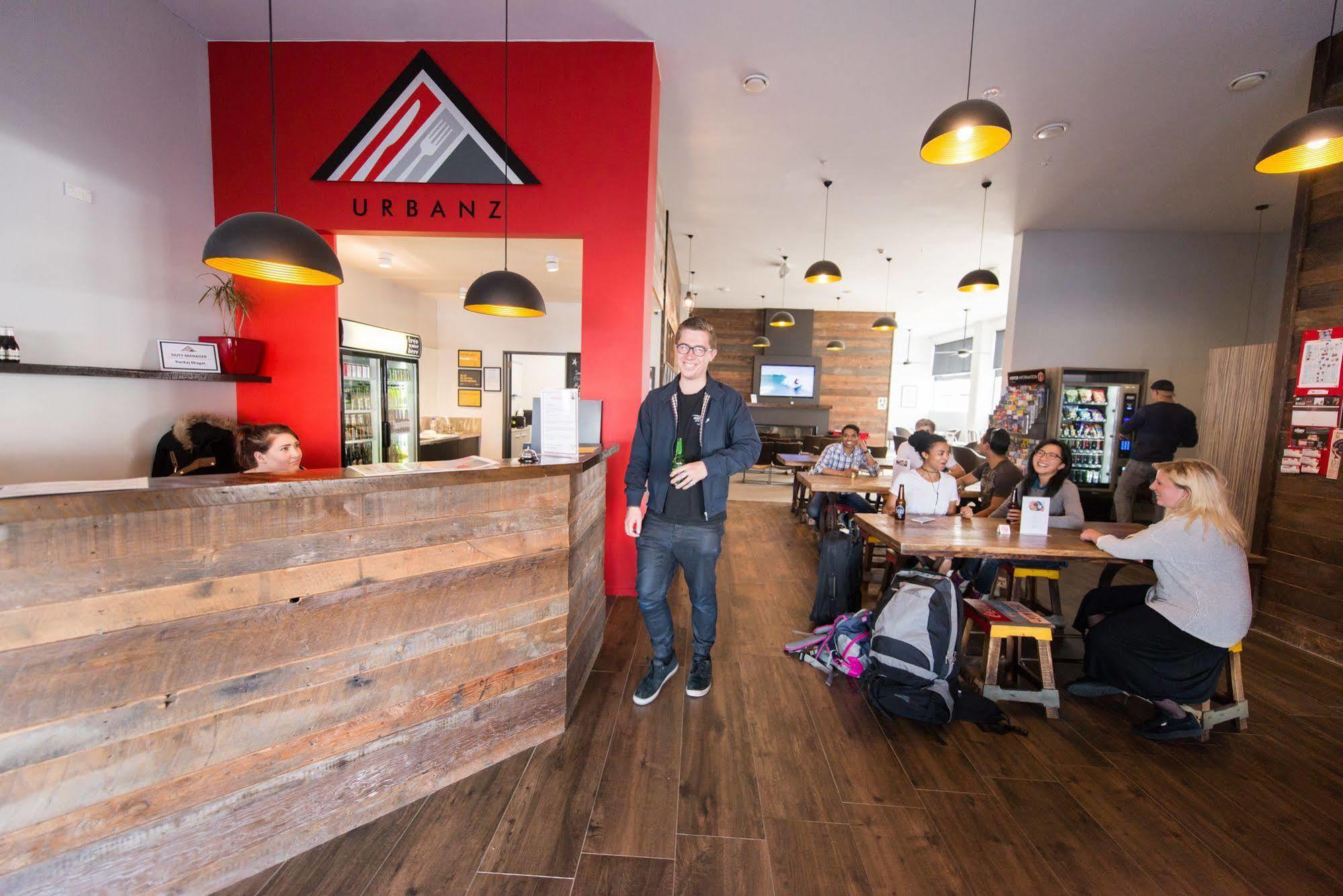 Urbanz Hostel Christchurch Luaran gambar The Urbanz Cafe